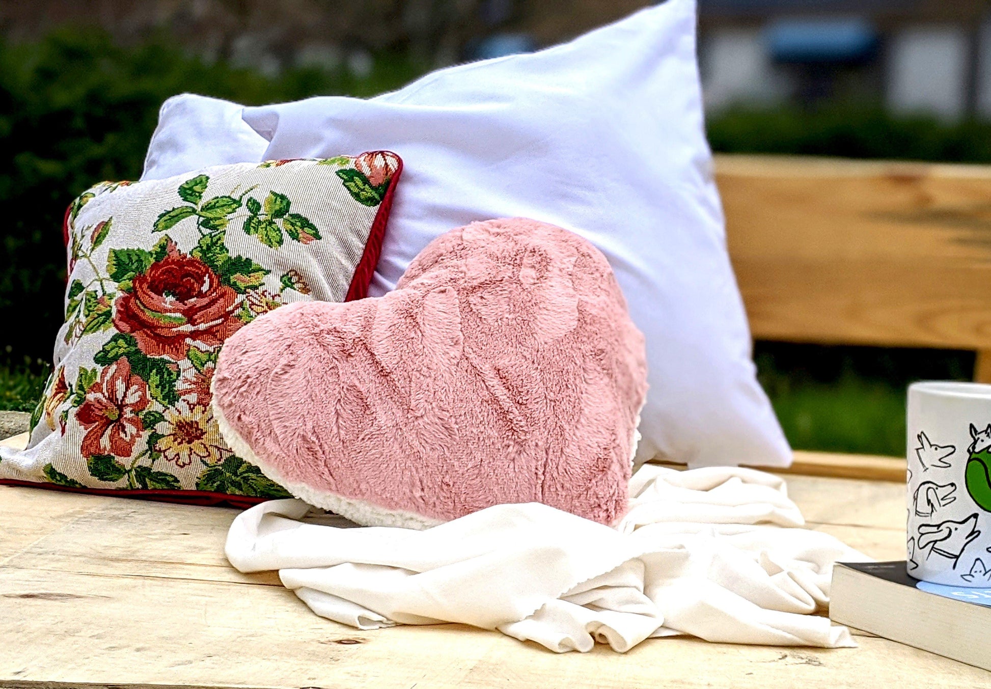 Tache Faux Fur Pink White Heart Shape Throw Pillow (#7)-2