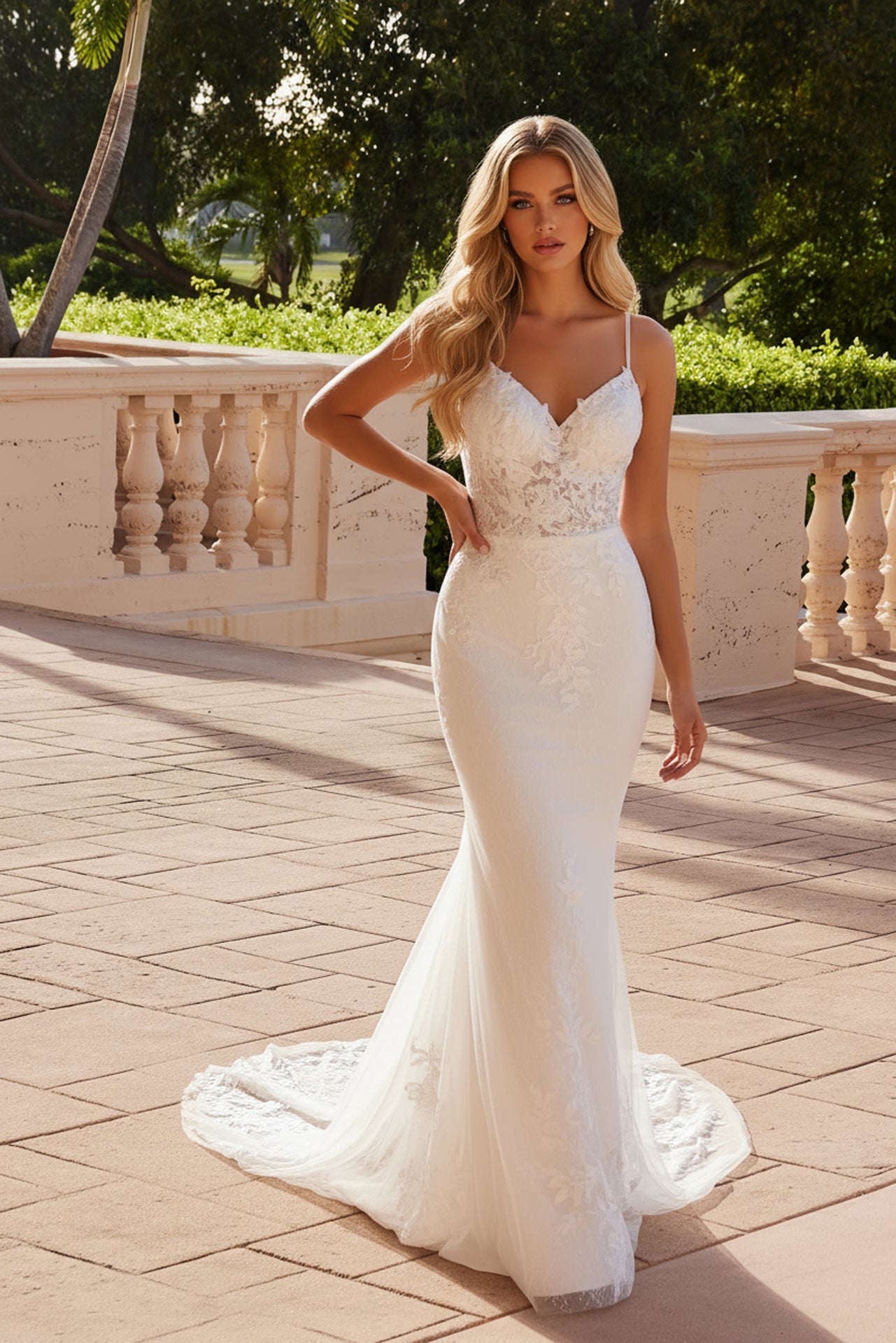 Exquisite Detailed Floral Embroidery Tulle Wedding Gown for Elegant Wedding NXJW239