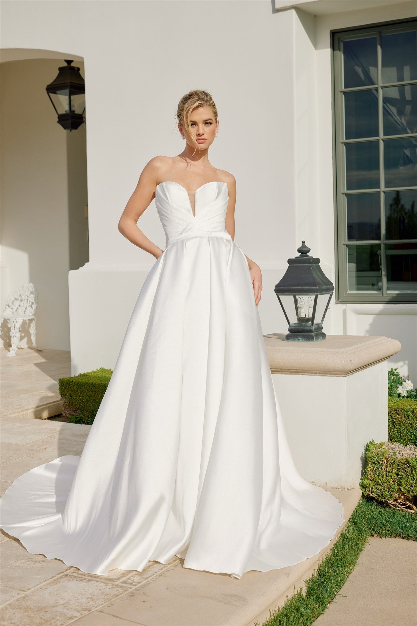 Regal Opulent Sweetheart A-Line Breathtaking Wedding Gown for Bridal Reception NXJE1075-0