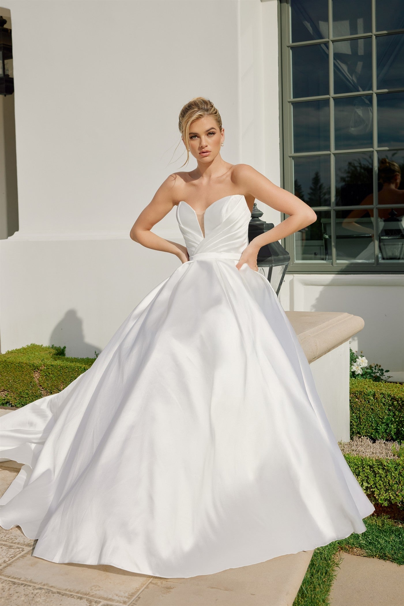 Regal Opulent Sweetheart A-Line Breathtaking Wedding Gown for Bridal Reception NXJE1075-2