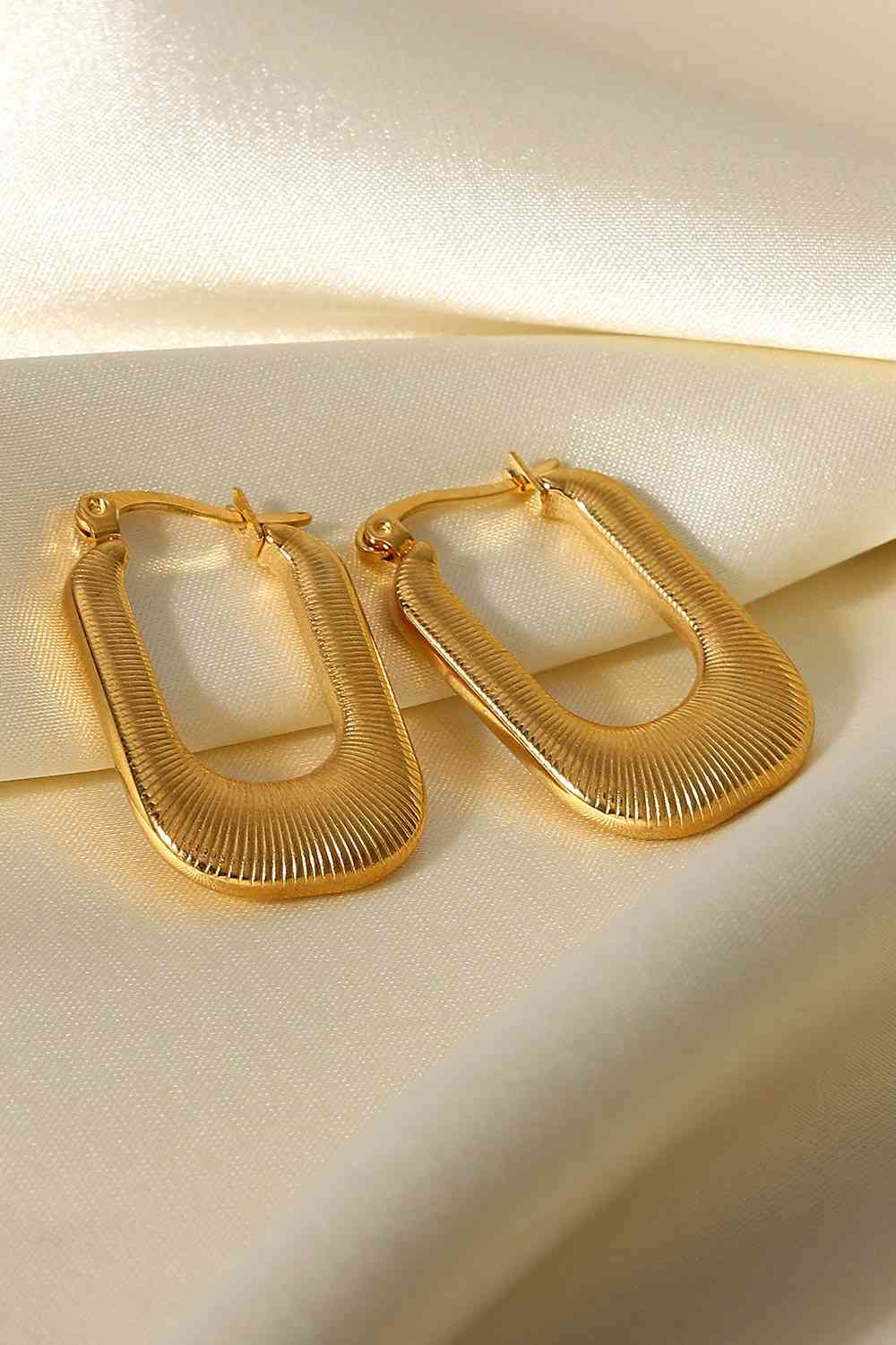 Good Luck Charm Screw-Thread U-Shaped Earrings-2