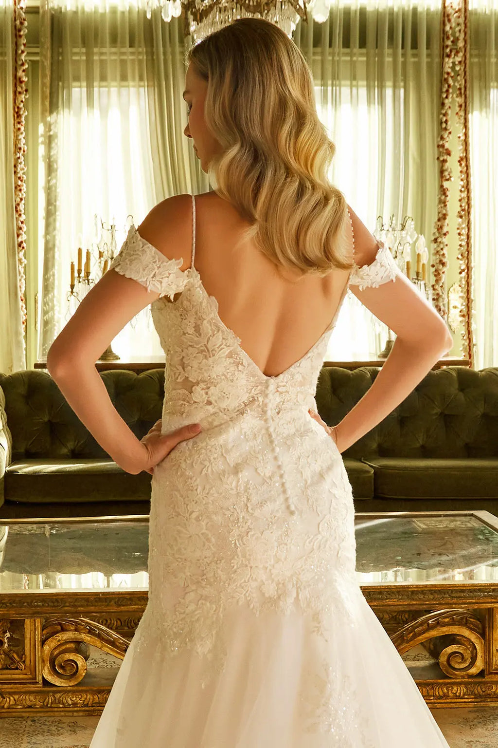 Feel Gorgeous in this Mermaid Silhouette Wedding Dress-3