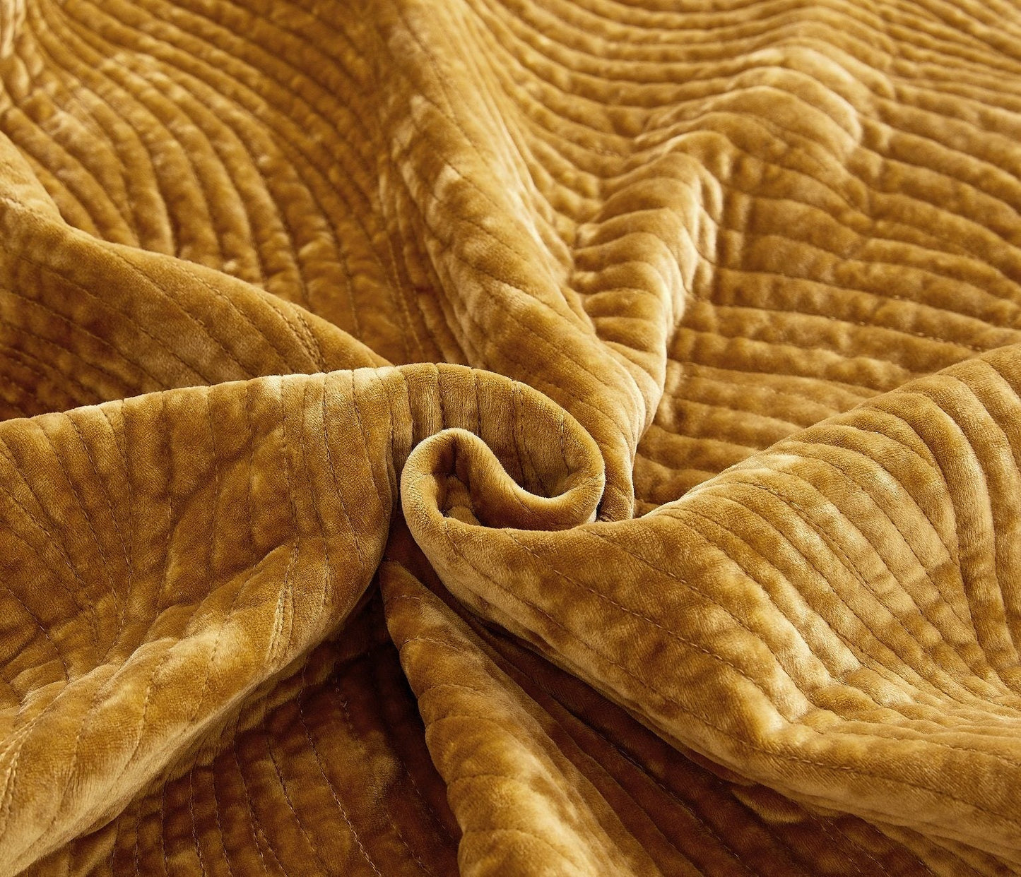 Tache Velvet Dreams Melted Gold Plush Waves Pillow Sham (JHW-852Y)-3