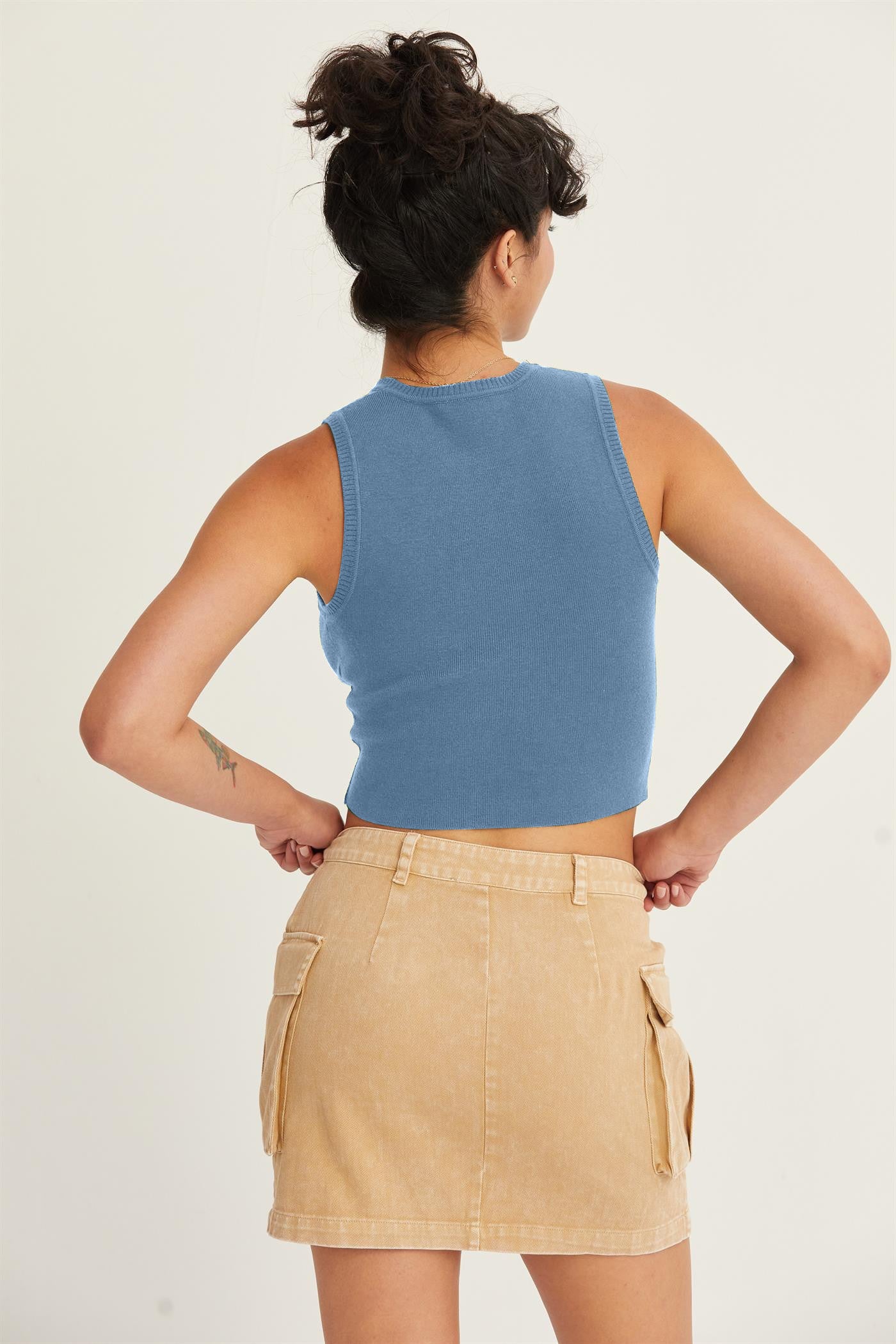 Ribbed Knit Cropped Tank Top in Gray Blue
