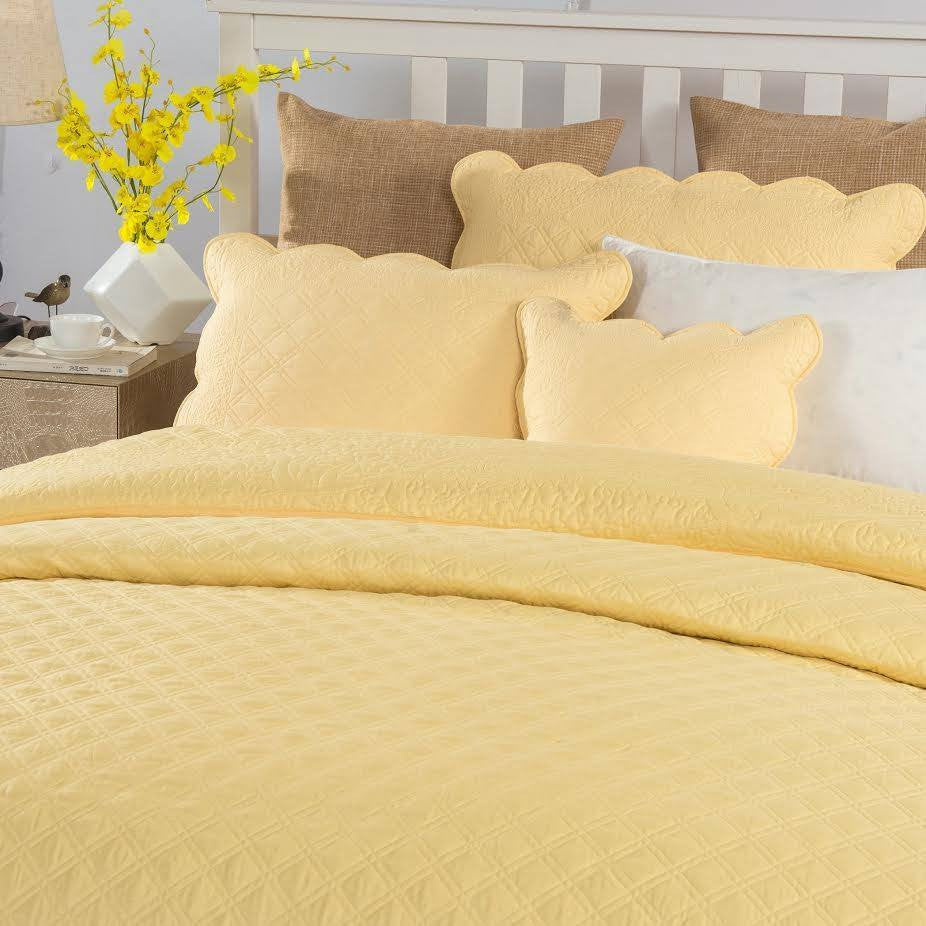 Tache Buttercup Puffs Yellow Diamond Matelasse Scalloped Quilt Set (YELLEMDES)-1