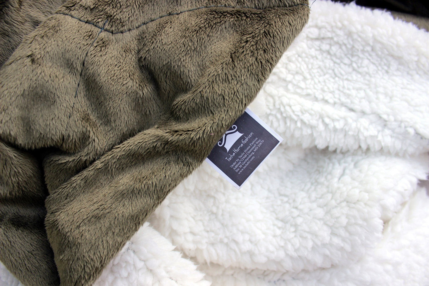 Elacy Evergreen Sherpa Throw Blanket