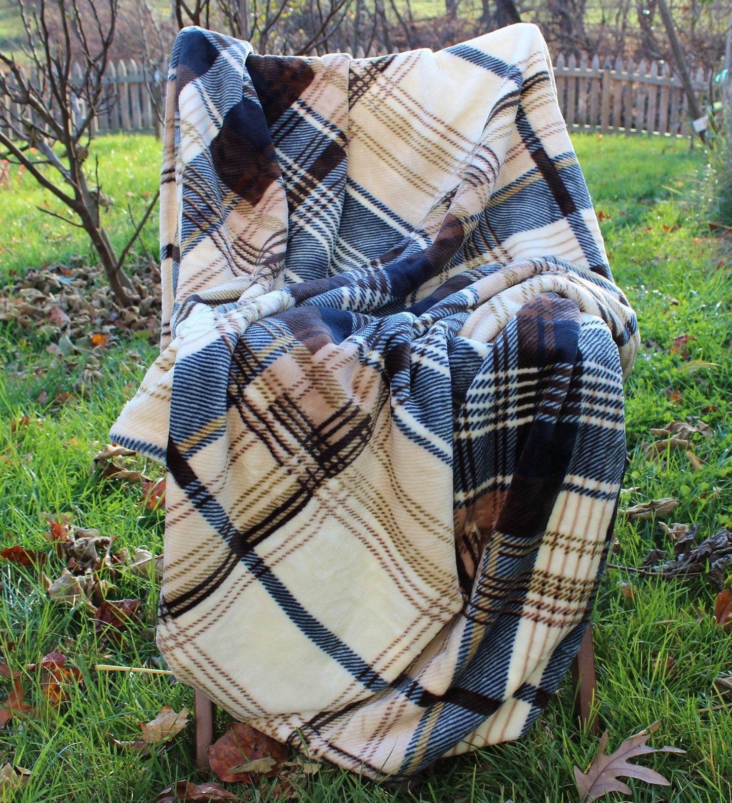 Elacy Winter Cabin Flannel Throw Blanket