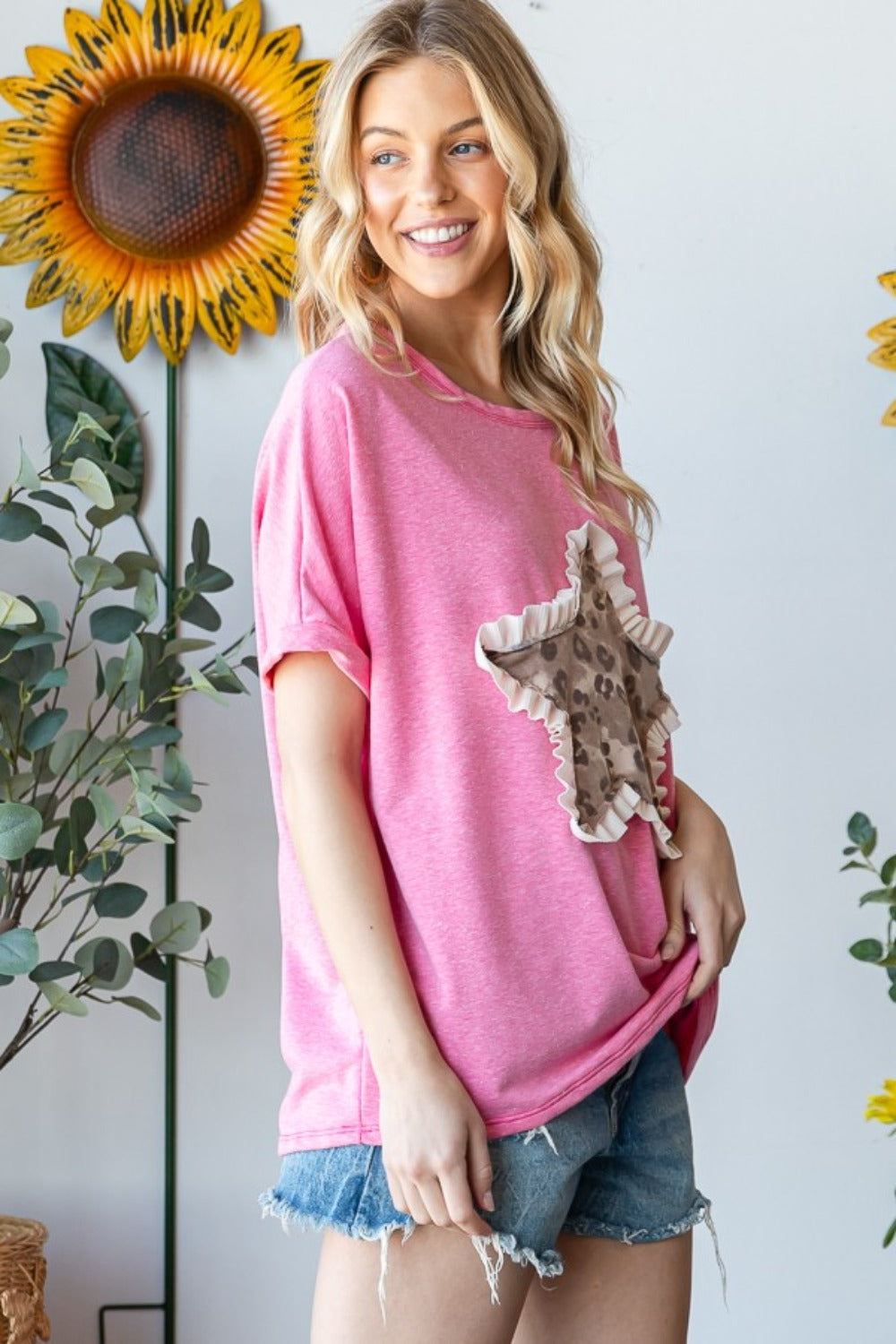 HOPELY Leopard Star Patch Short Sleeve T-Shirt-2